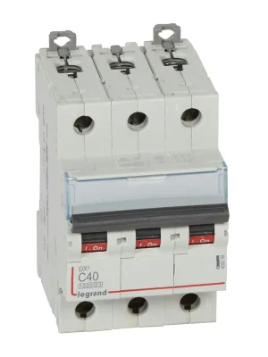Výprodej LEGRAND Jistič 40C/3 DX3 409258
