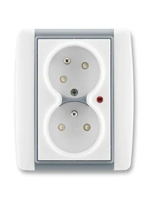 ABB 5593E-C02357 04 Zásuvka dvojnásobná s ochranou před přepětím Element® bílá/ ledová šedá Tovární Cena