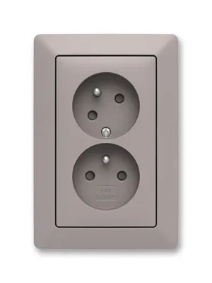 ABB Zoni 5513T-C02357 144 Zásuvka dvojnásobná, clonky, natočená dutina, IP40, greige/bílá Víkendová Akce